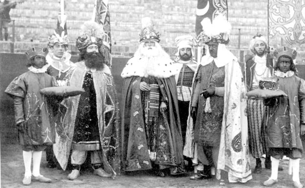 Sus Majestades los reyes magos del año 1926