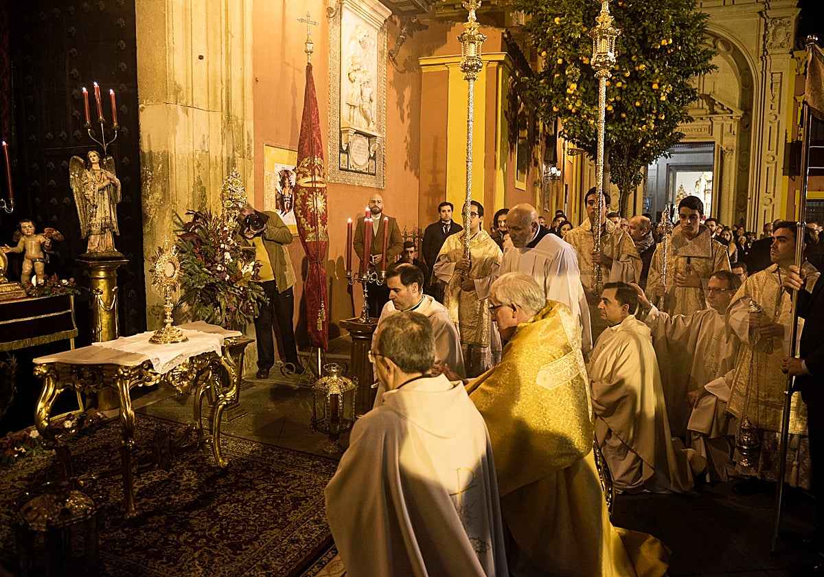Procesión claustral del Gran Poder