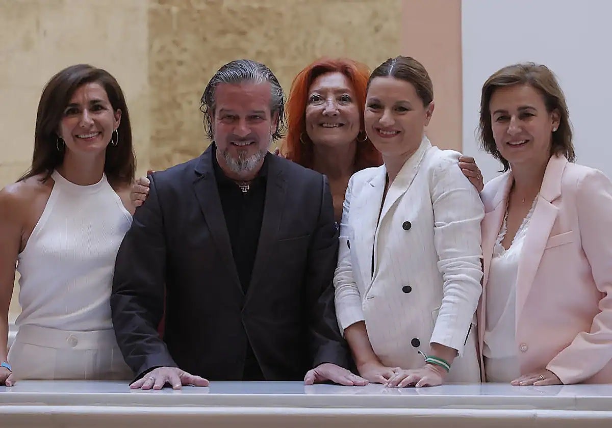 La directora de Hay Festival España, Sheila Cremaschi, en el centro de la imagen durante la presentación de la pasada edición