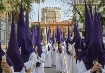 Cinco lugares donde comprar la túnica de nazareno en Sevilla