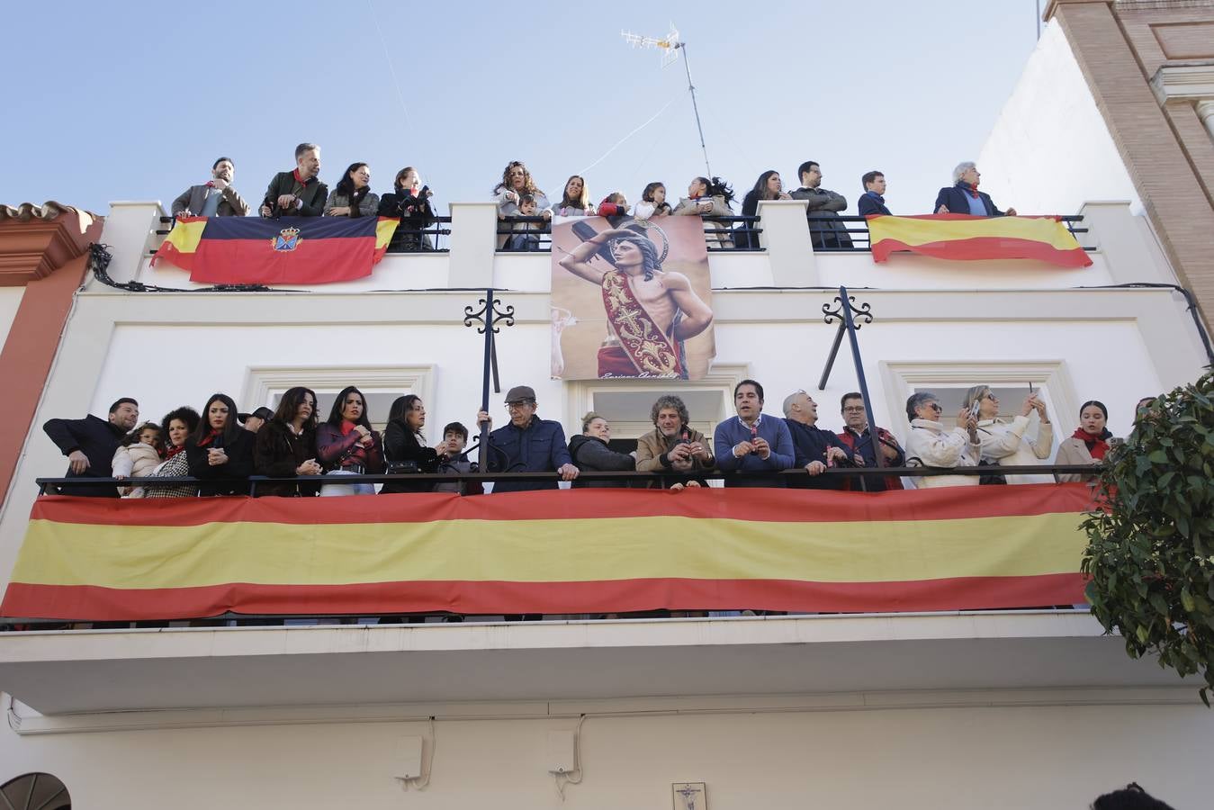 Momentos del encierro celebrado este sábado en La Puebla del Río