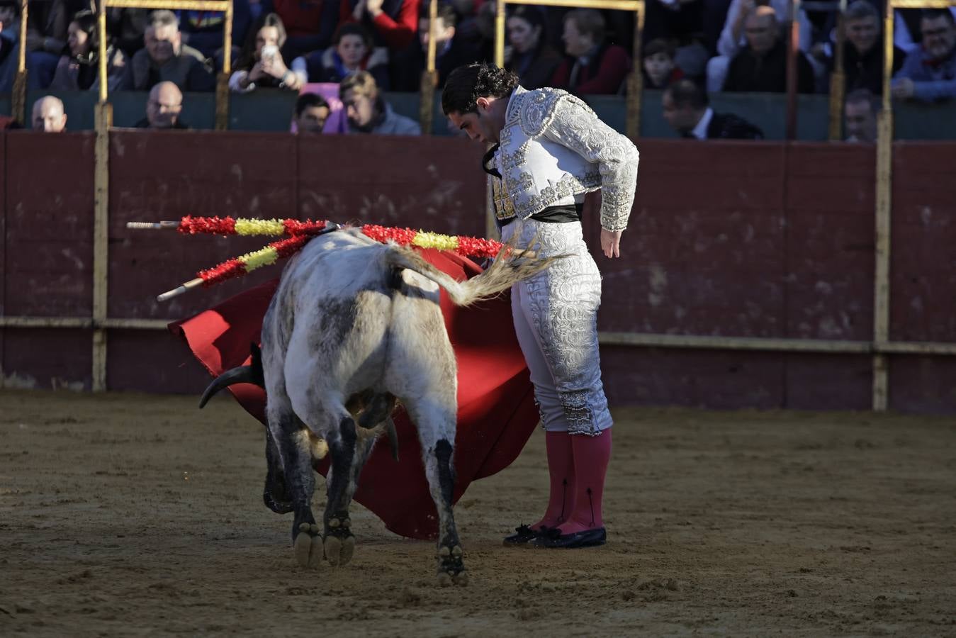 Momentos del encierro celebrado este sábado en La Puebla del Río