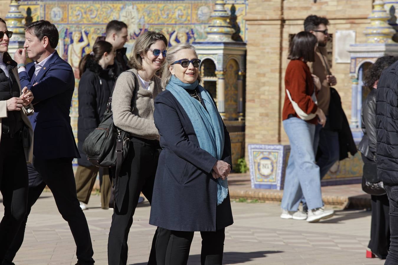 Hillary Clinton, en su visita a la Plaza de España y el Archivo de Indias