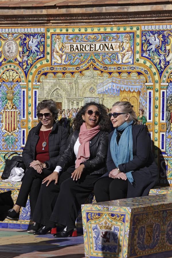 Hillary Clinton, en su visita a la Plaza de España y el Archivo de Indias