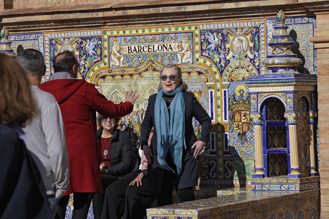 Hillary Clinton, en su visita a la Plaza de España y el Archivo de Indias