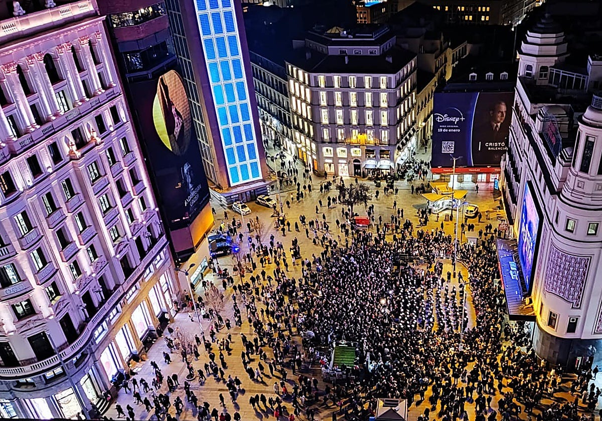 La banda del Rosario de Cádiz por la calle Preciados
