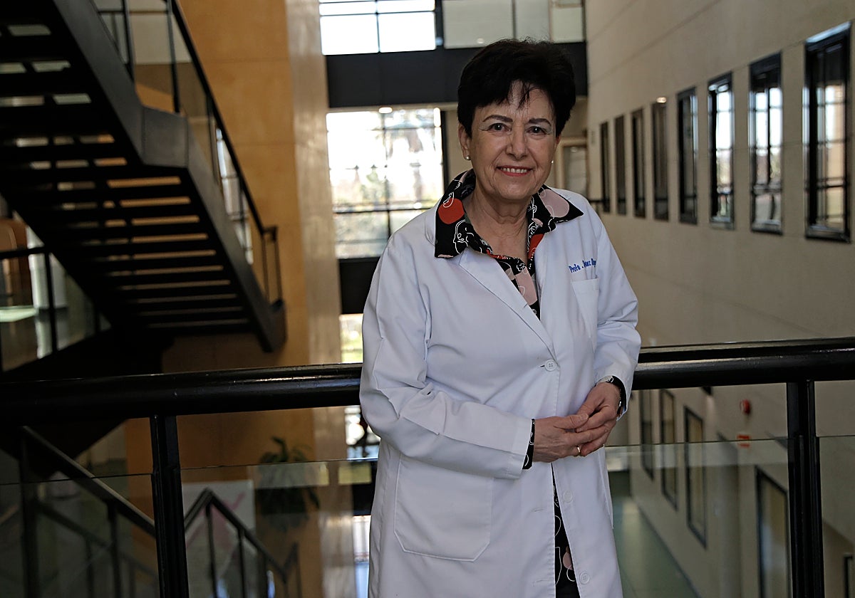 Antonia Domínguez en la Facultad de Odontología