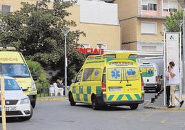 Sevilla deja atrás el pico de la gripe en con un solo hospital muy tensionado en Urgencias