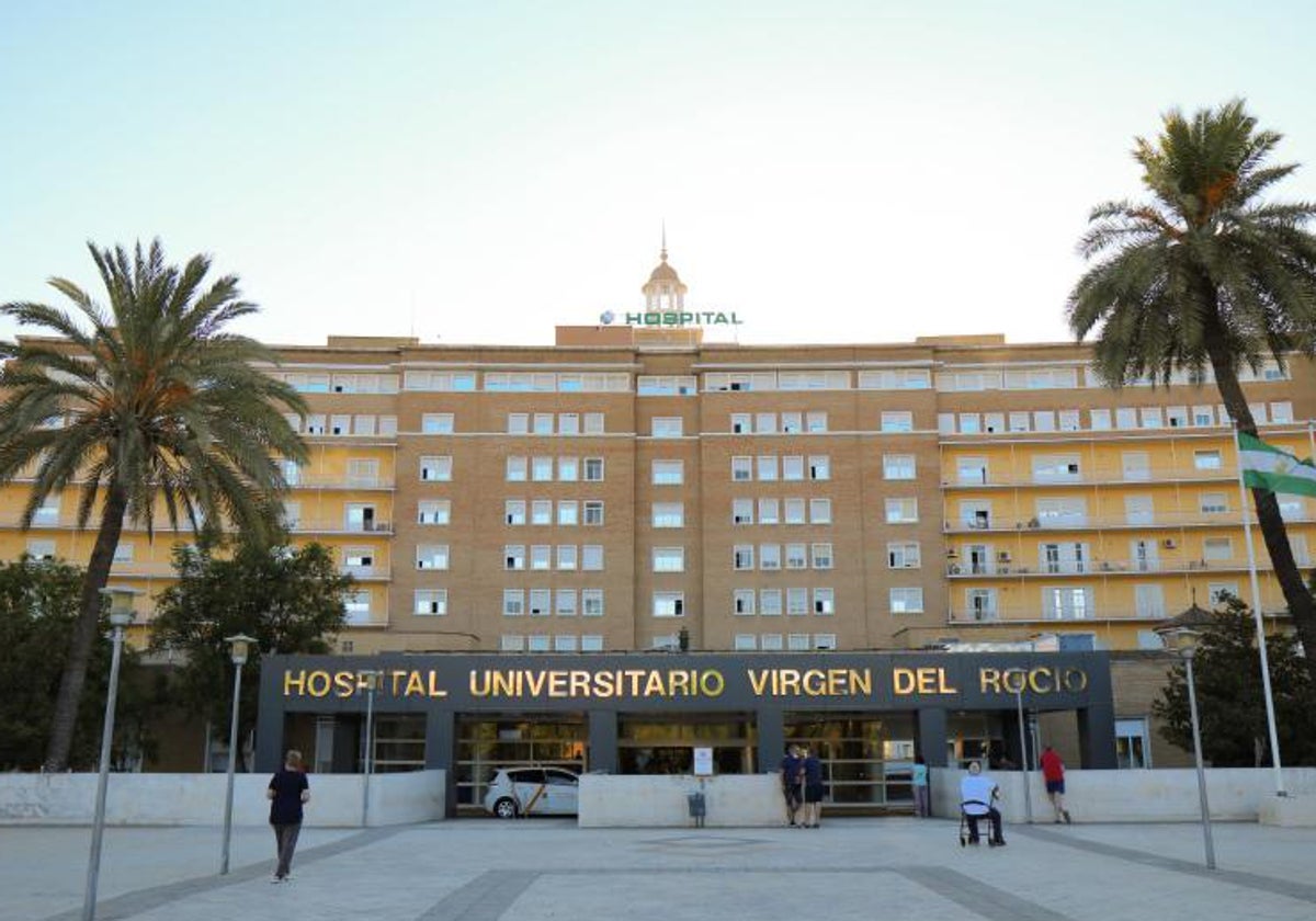 Fachada del Virgen del Rocío