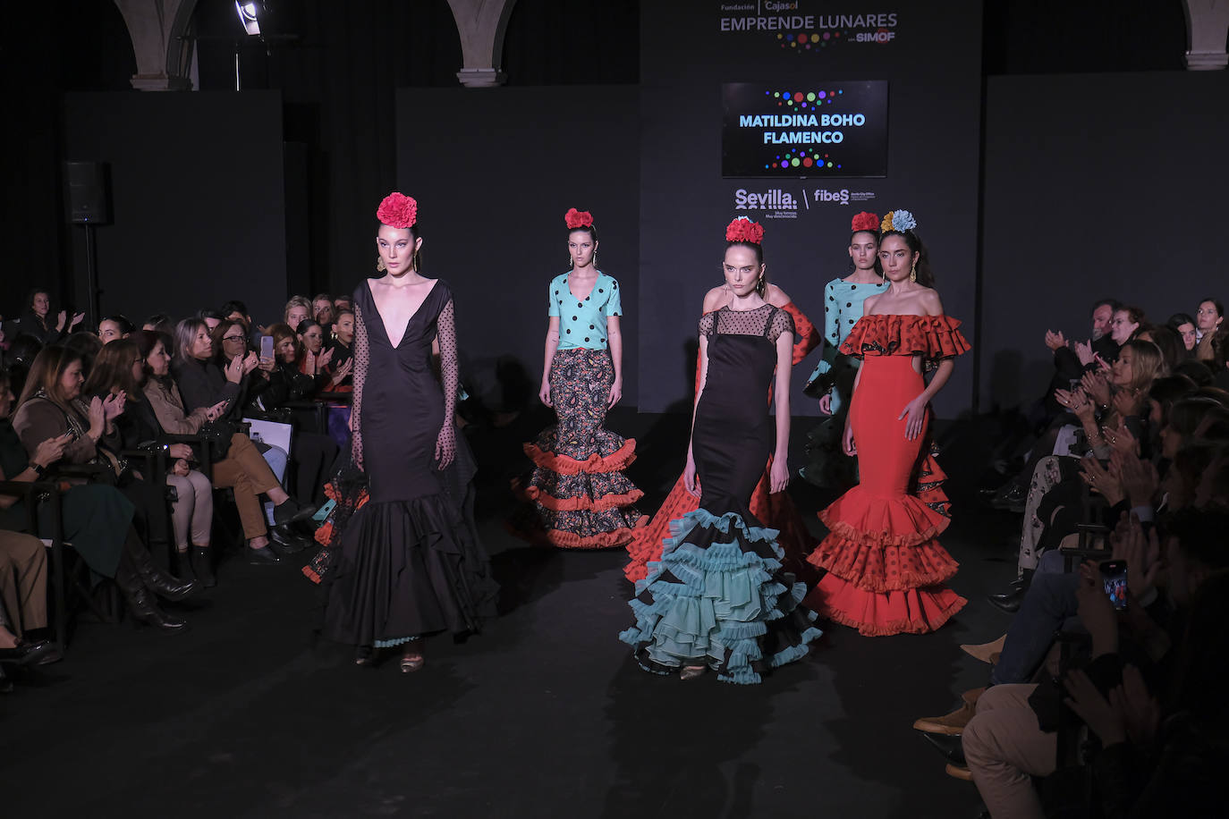 La Fundación Cajasol de Sevilla acoge el desfile de Emprende Lunares