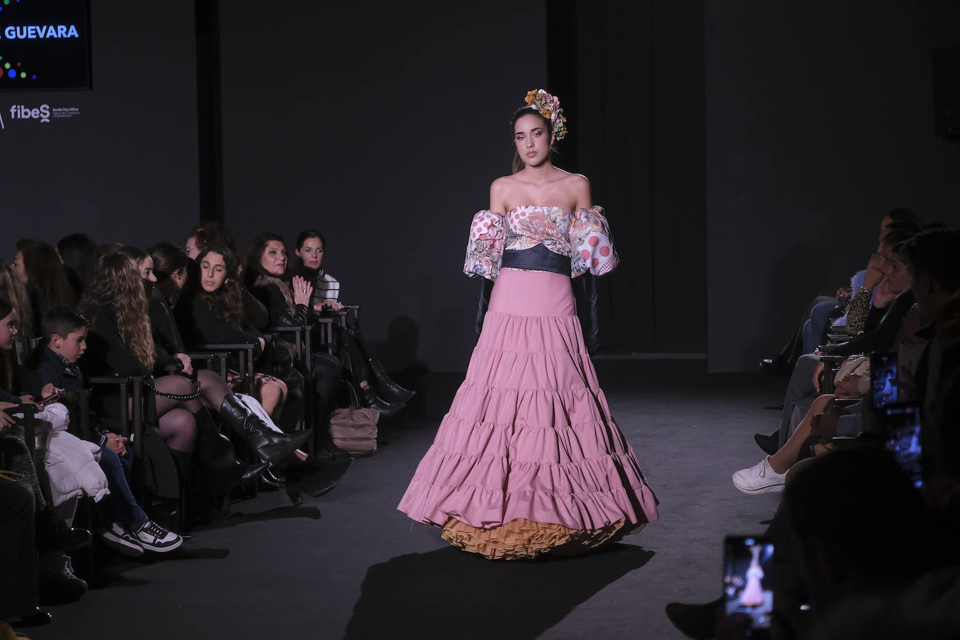 La Fundación Cajasol de Sevilla acoge el desfile de Emprende Lunares