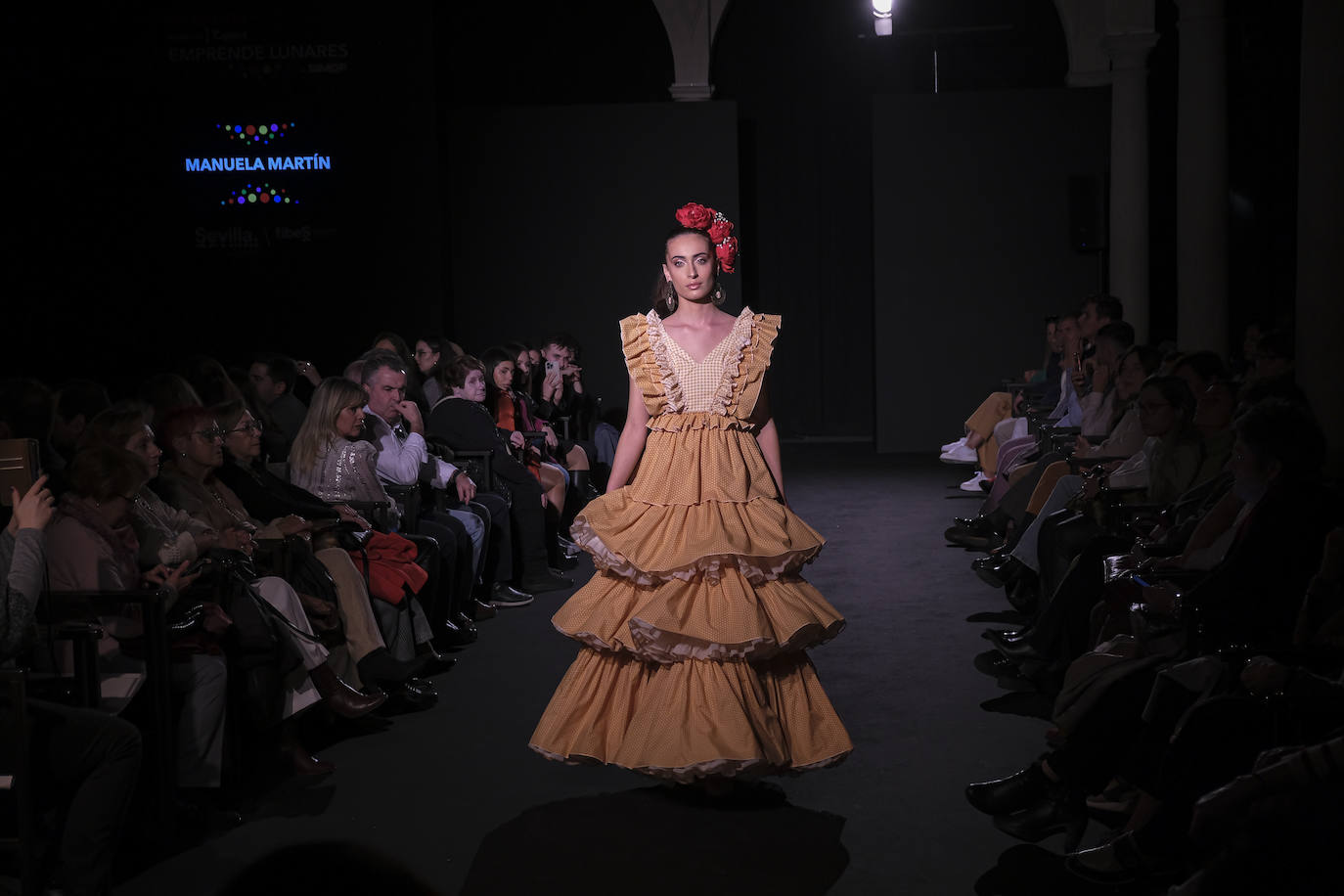 La Fundación Cajasol de Sevilla acoge el desfile de Emprende Lunares