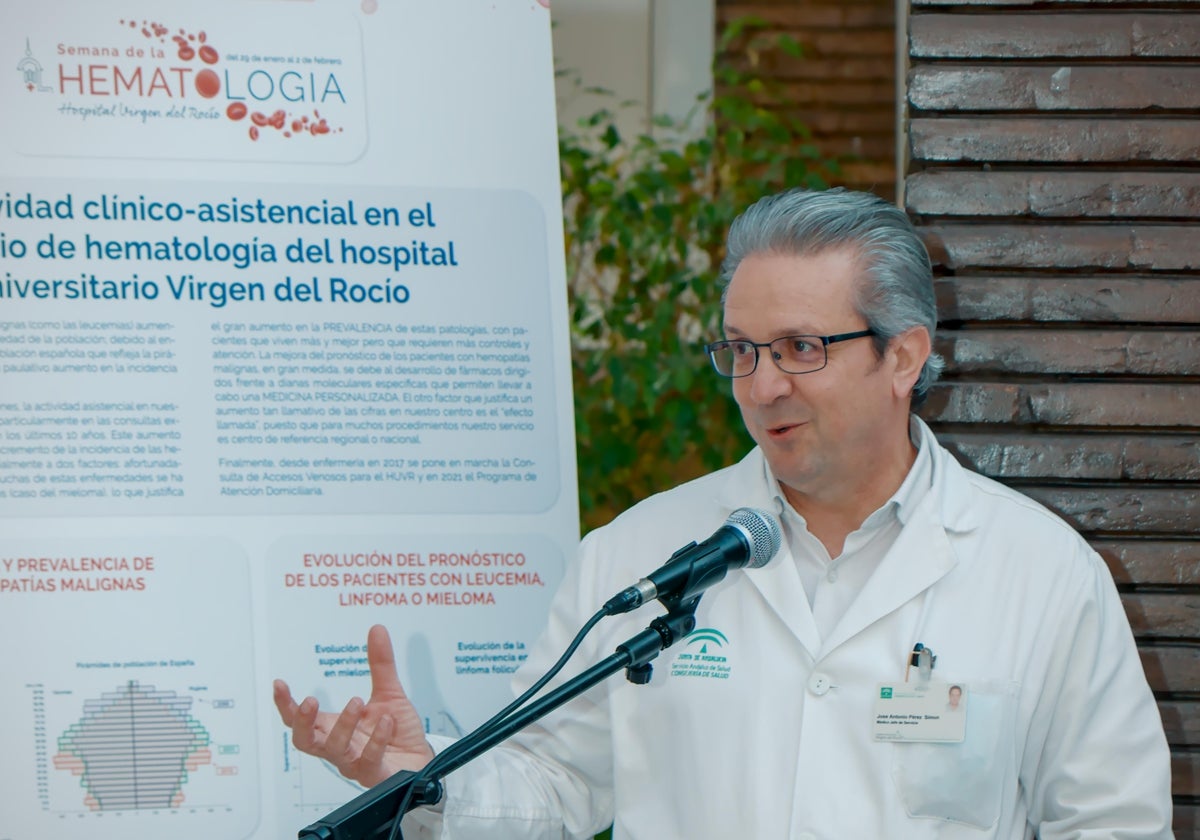 José Antonio Pérez Simón en la Semana de la Hematología celebrada en el Hospital Virgen del Rocío