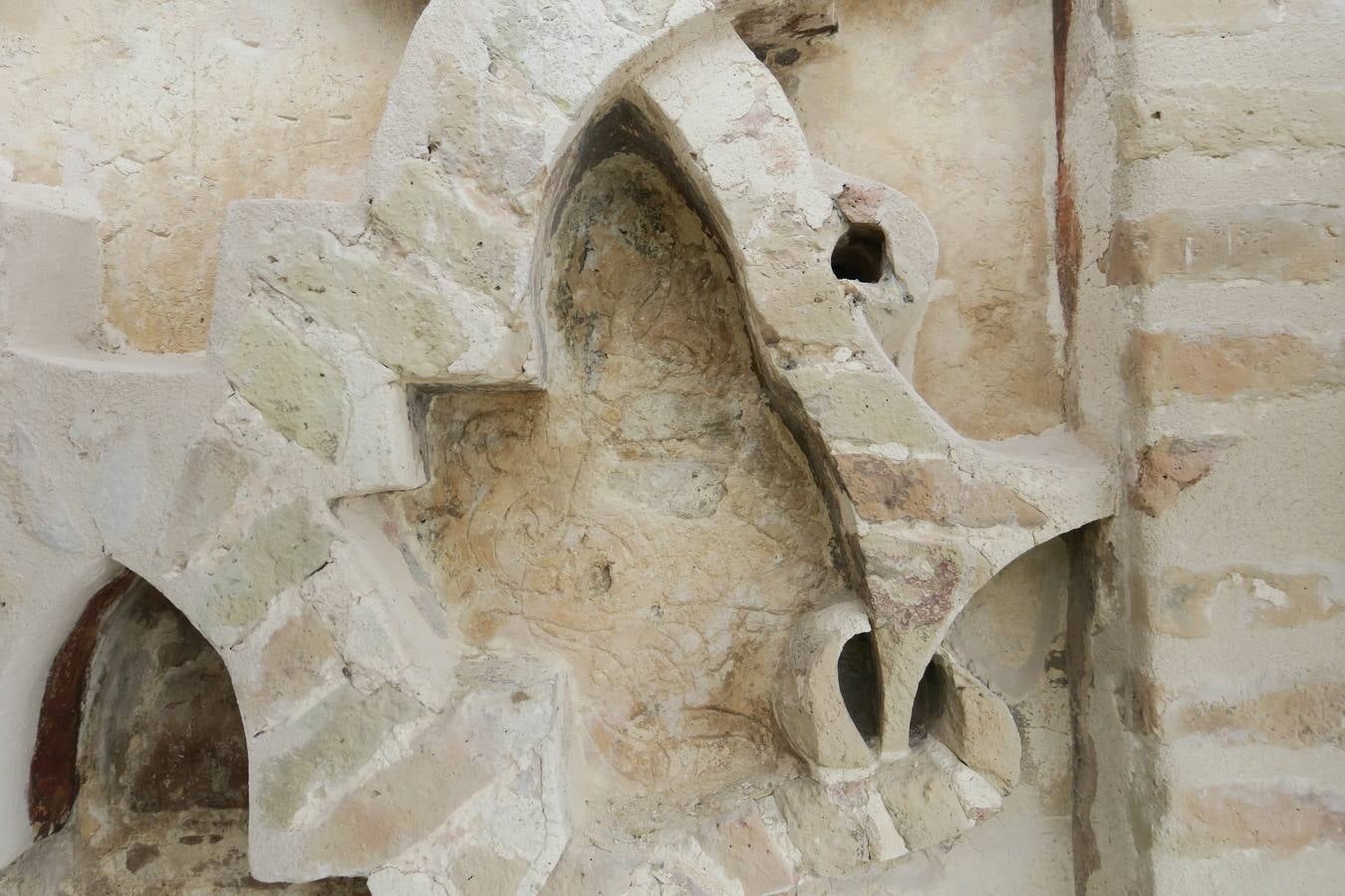 Dibujos hallados en la Giralda