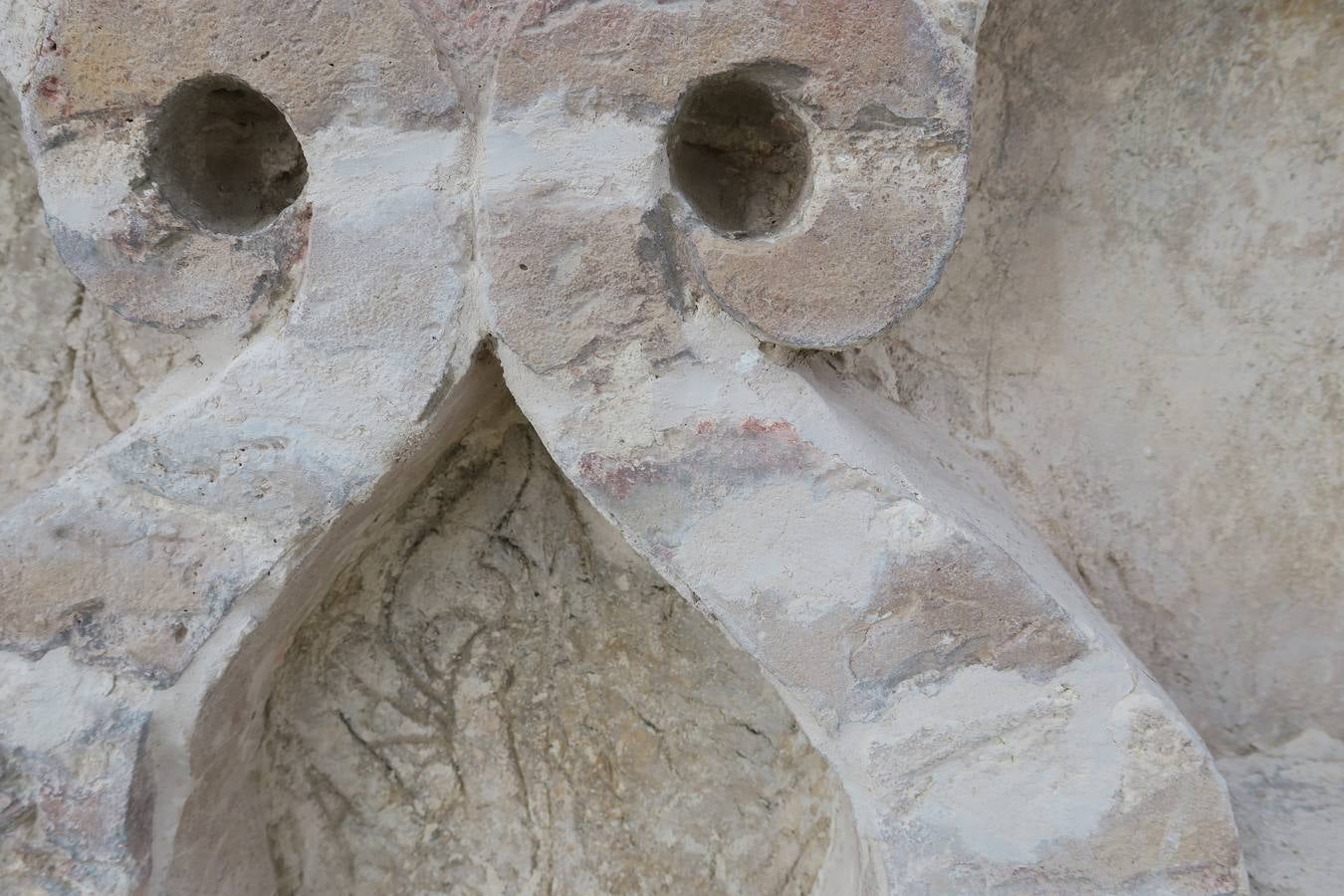 Dibujos hallados en la Giralda