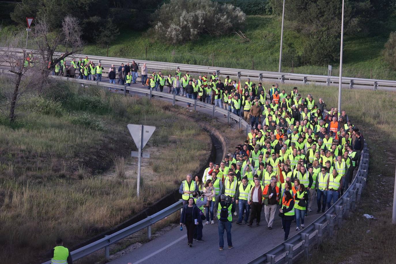 Cortes de tráfico en la A-49 debido a las tractoradas