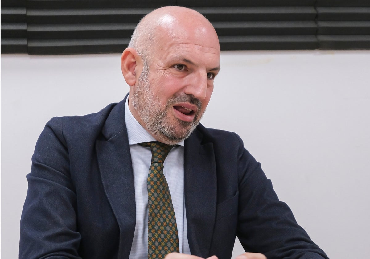 Manuel Alés, actual delegado municipal de Fiestas Mayores, es abogado especializado en Derecho Tributario