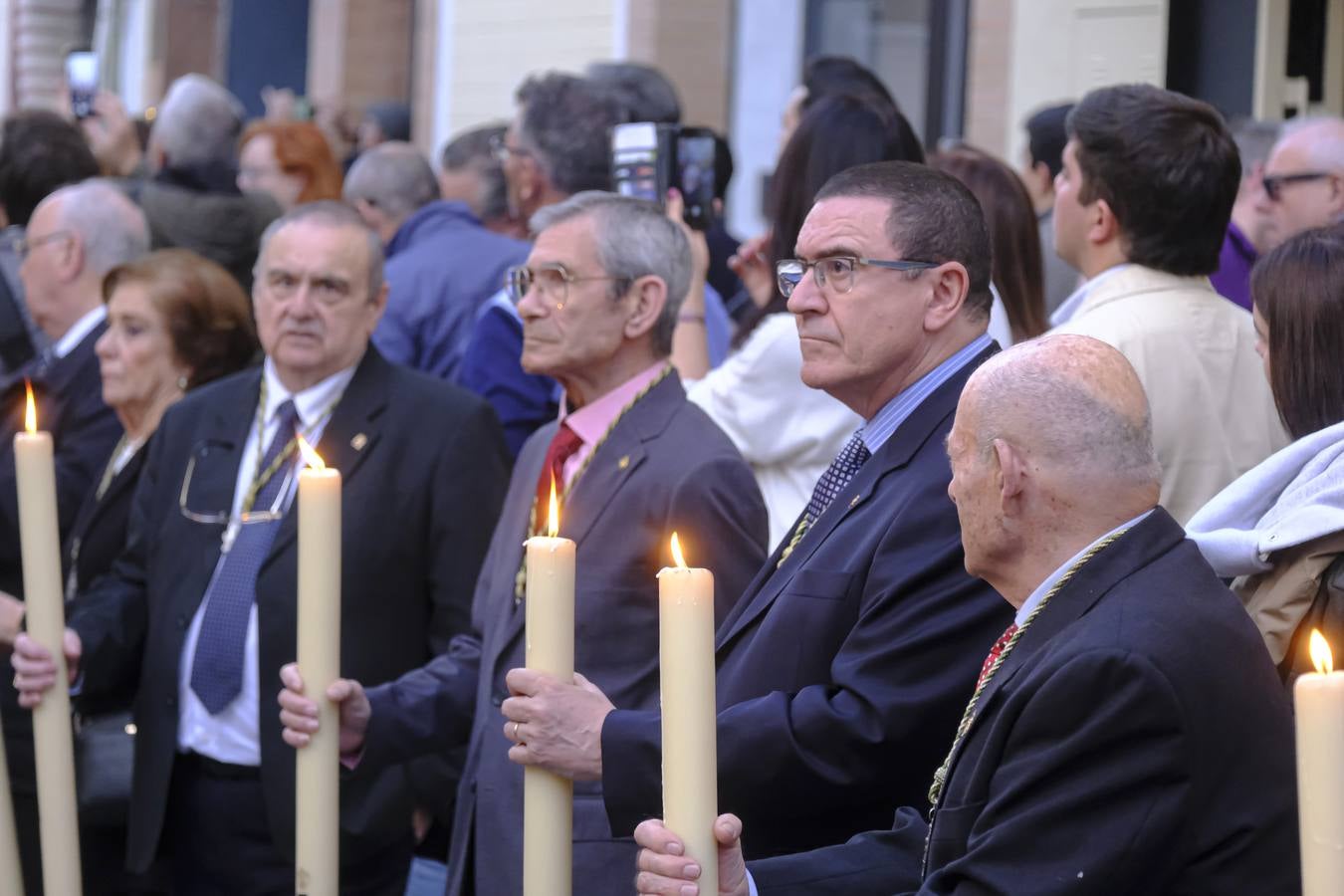 Las calles por las que discurrió el Vía Crucis estaban abarrotadas de gente