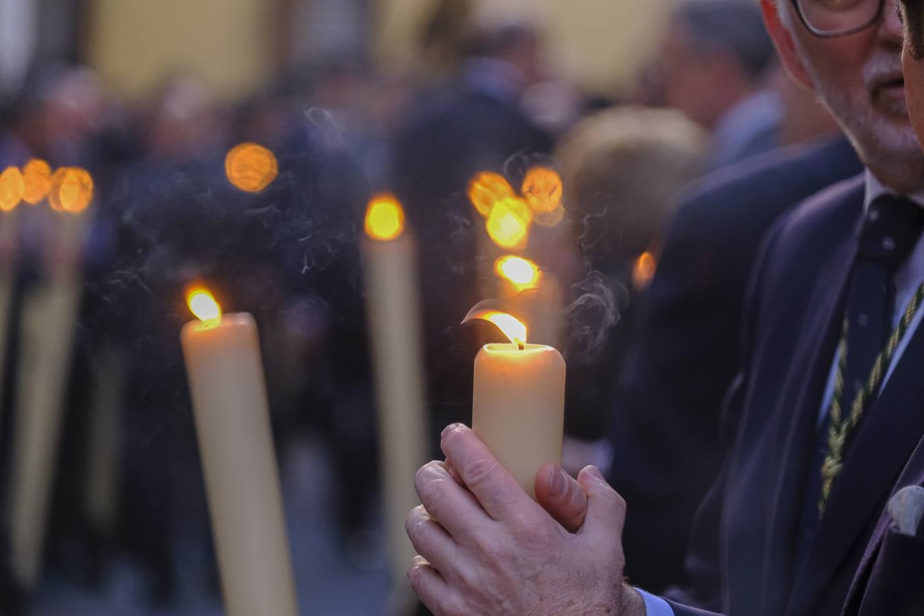 Las calles por las que discurrió el Vía Crucis estaban abarrotadas de gente