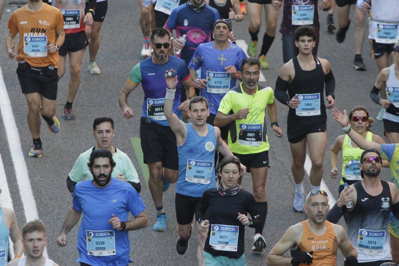 Corredores por el centro histórico de Sevilla