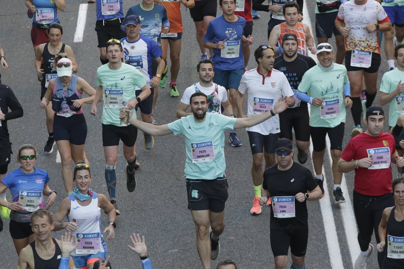 Corredores por el centro histórico de Sevilla