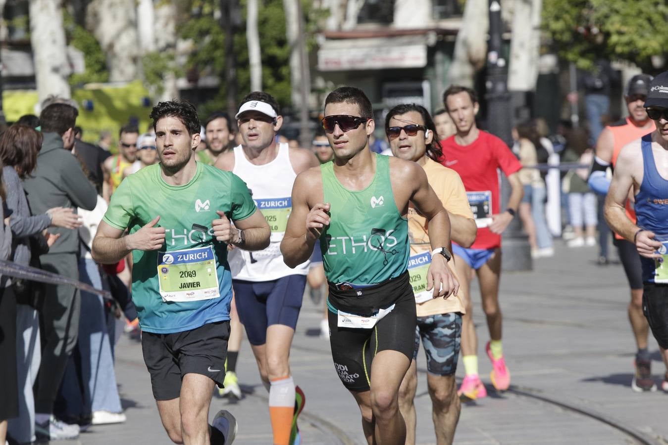 Corredores por el centro histórico de Sevilla