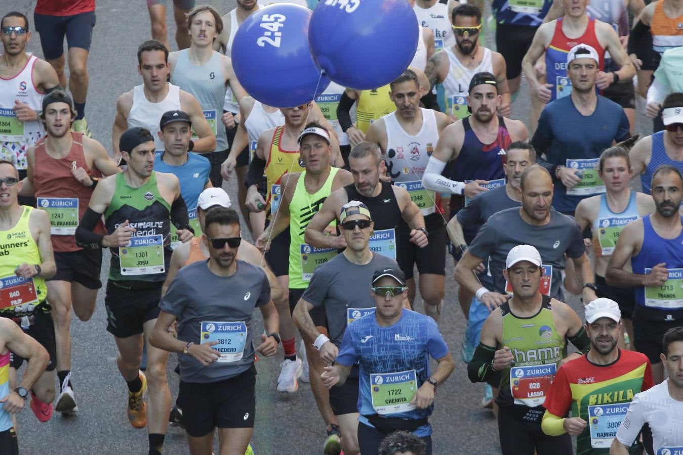 Corredores por el centro histórico de Sevilla