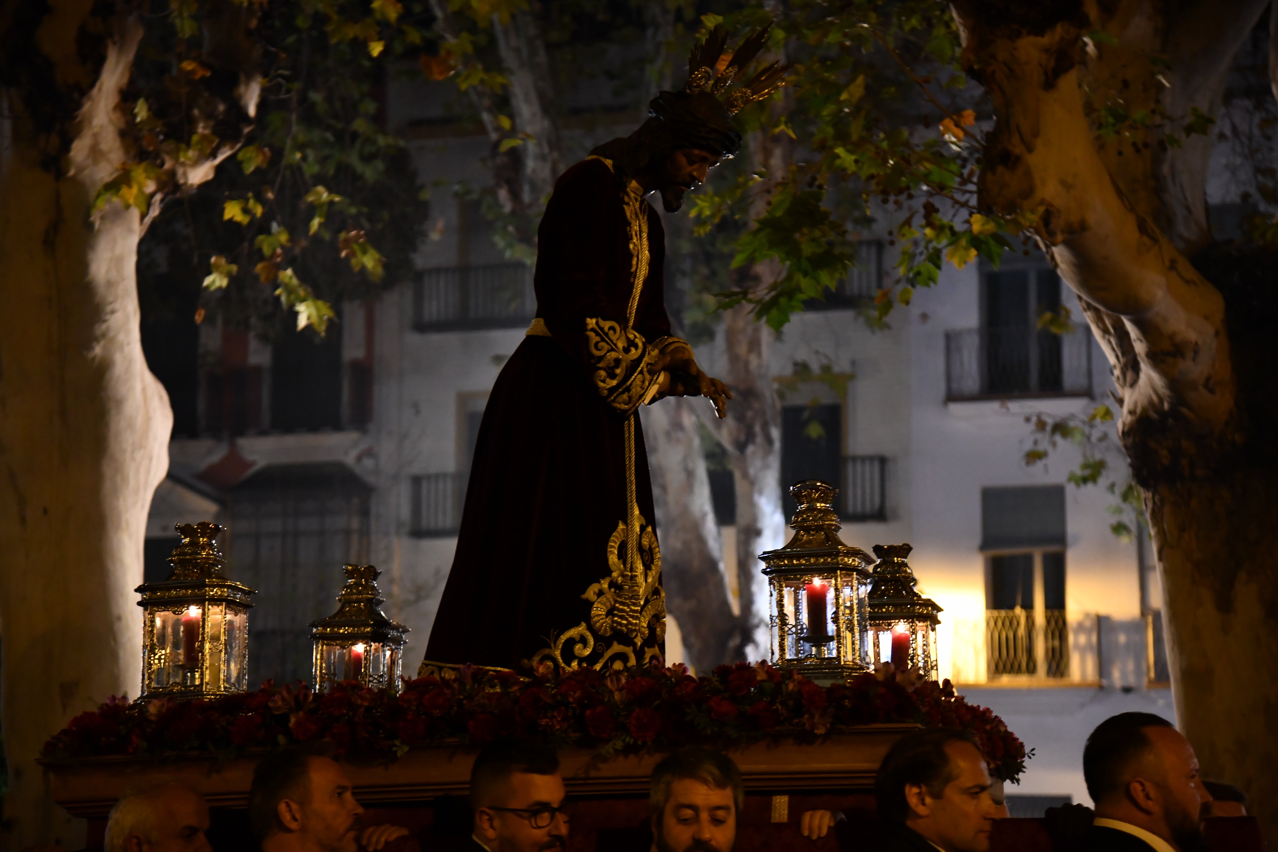 Vía Crucis de San Pedro con el Señor de la Salud
