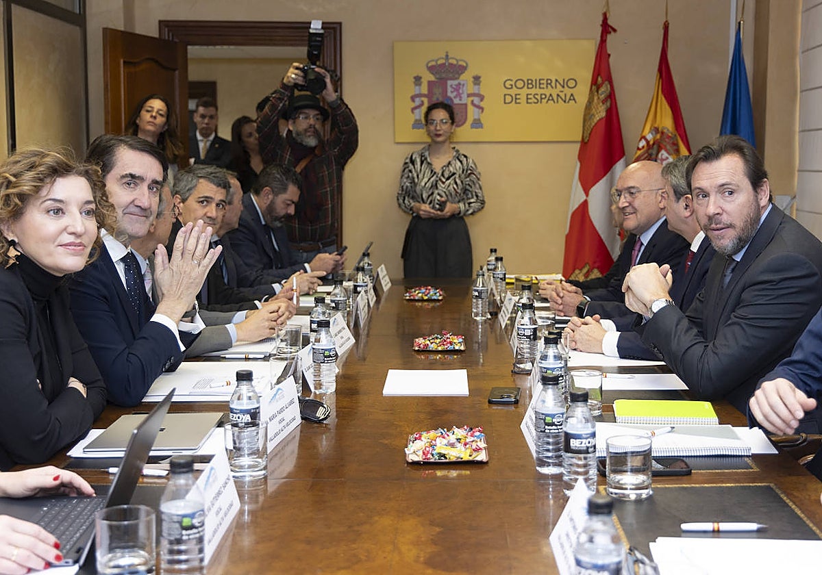 Reciente reunión del Consejo de Administración de la Sociedad Valladolid Alta Velocidad, con Óscar Puente y Jesús Julio Carnero