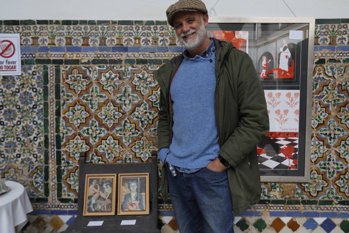 El patio del convento de San Leandro acoge esta muestra benéfica para recaudar fondos que sirvan a la restauración del edificio