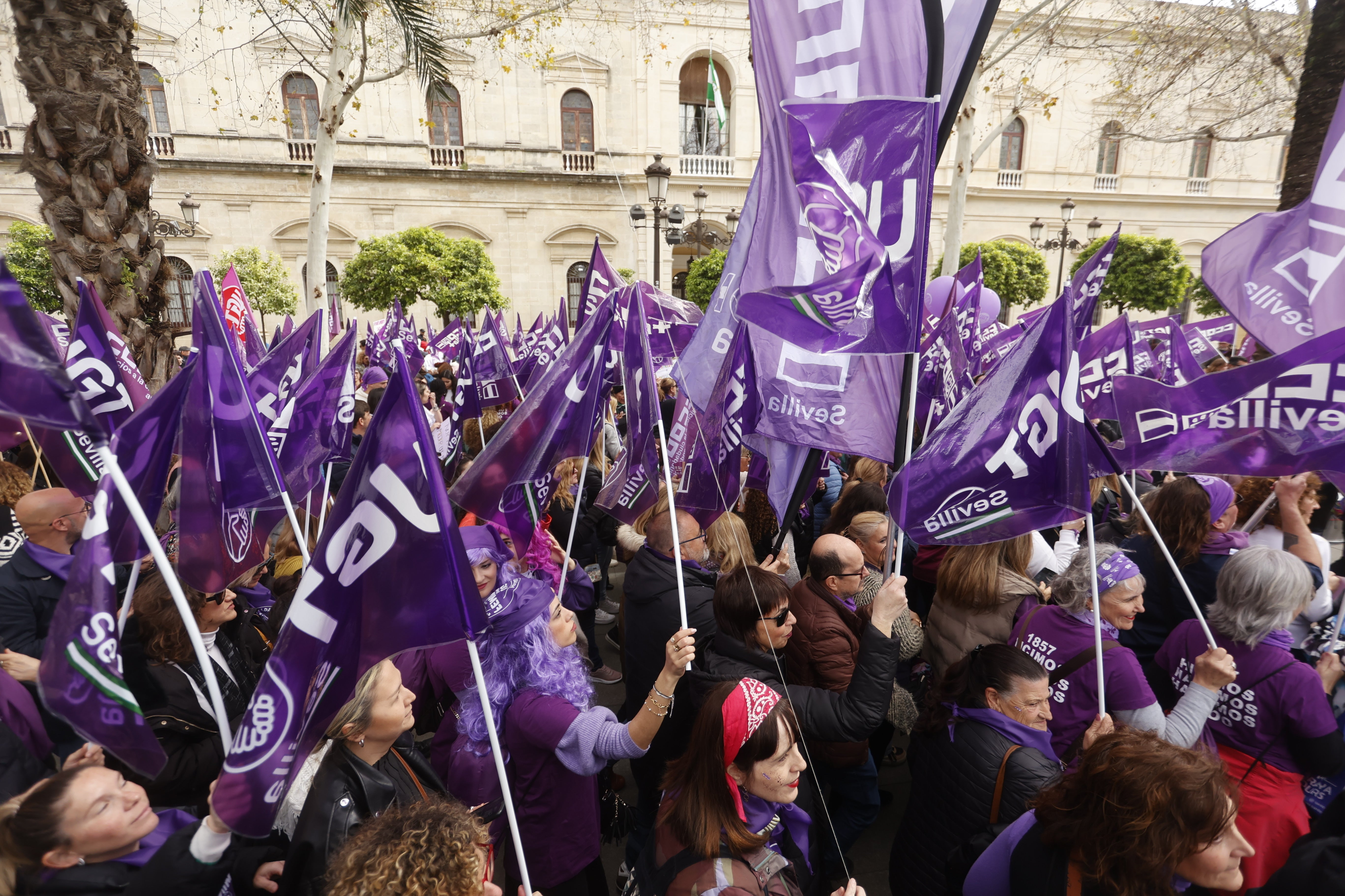 La manifestación recorrió las principales calles del centro de la ciudad con muchos gritos y pancartas