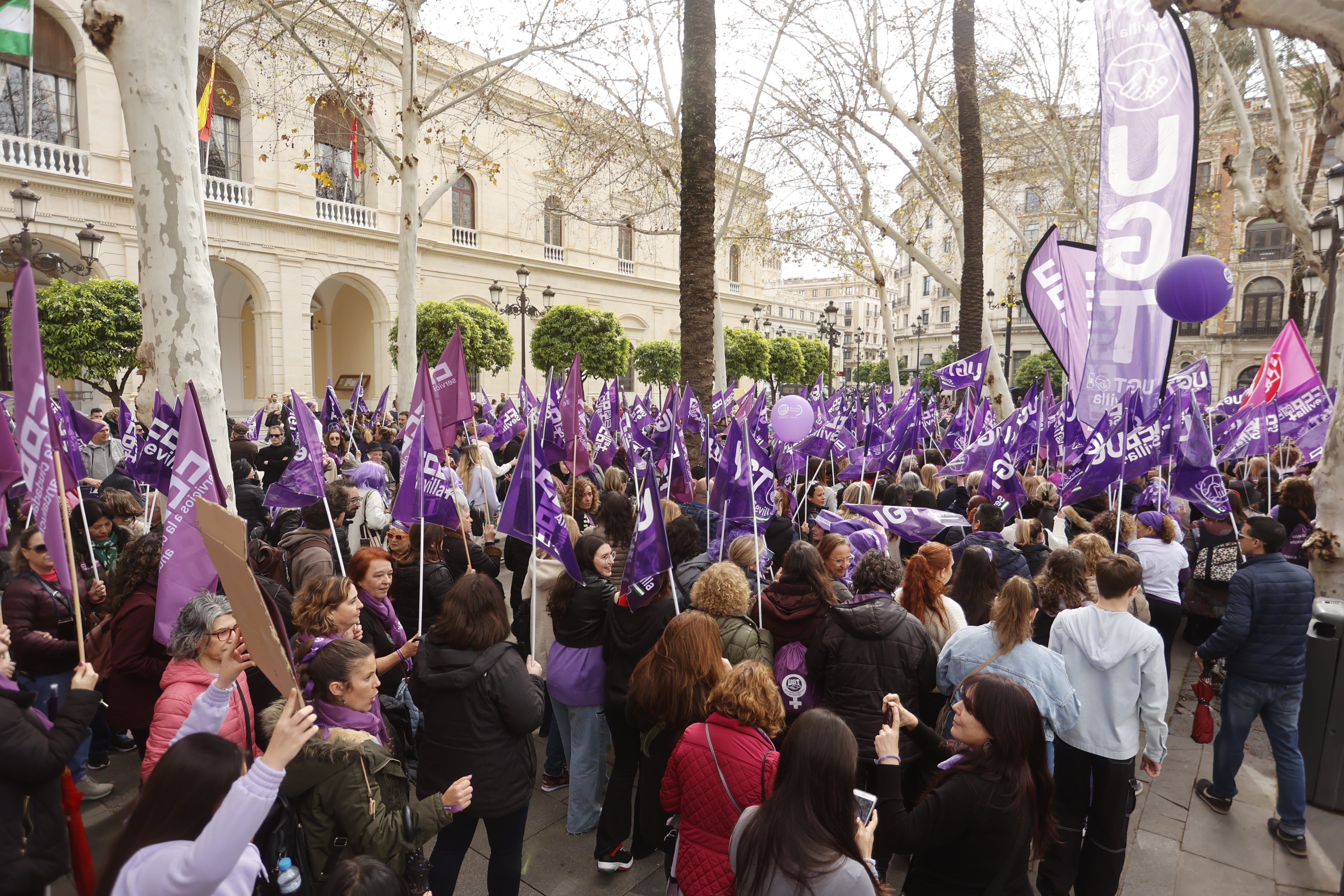 La manifestación recorrió las principales calles del centro de la ciudad con muchos gritos y pancartas
