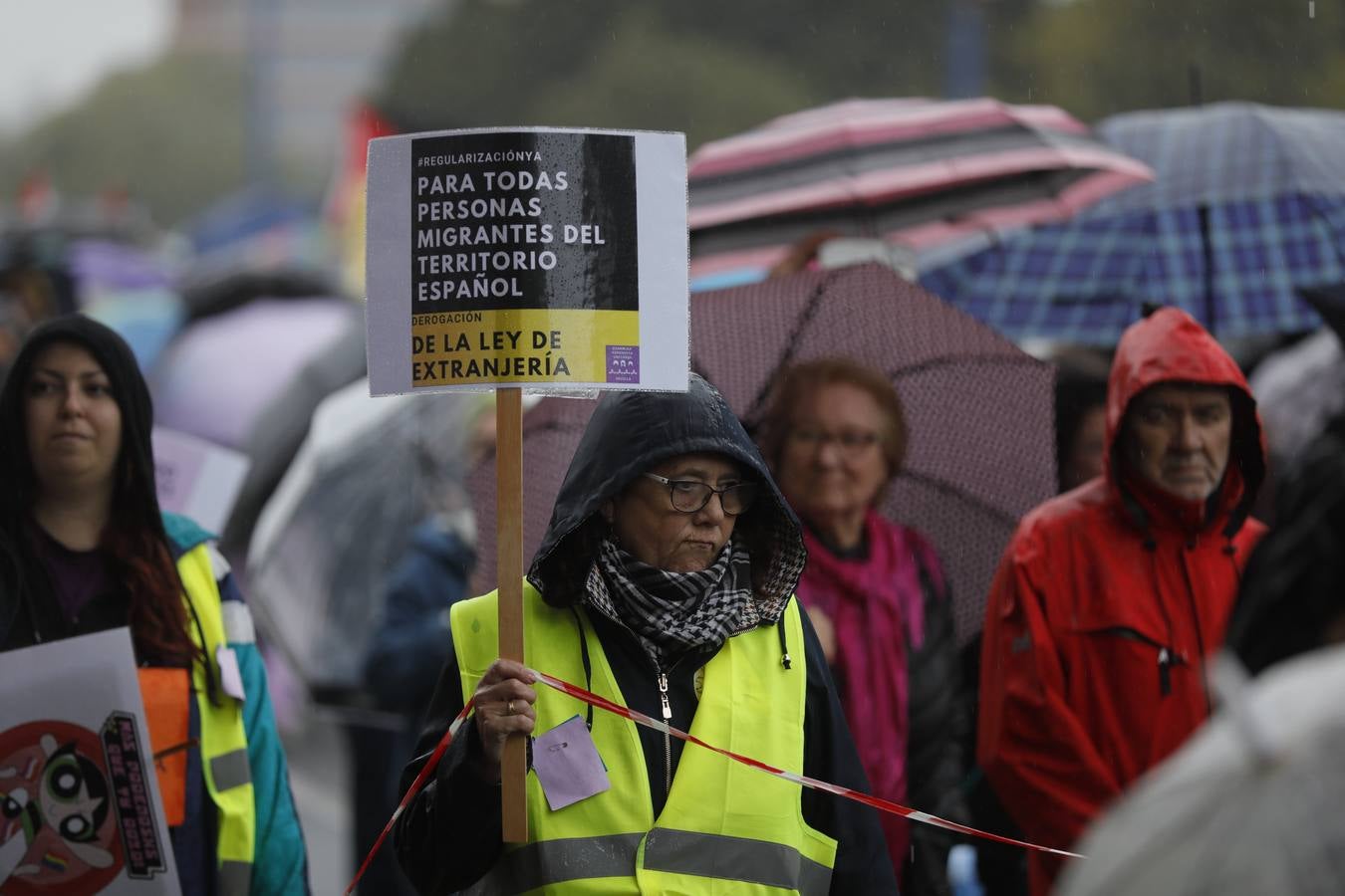 La lluvia no impidió que Mujeres Supervivientes saliera a reivindicar los derechos de las mujeres palestinas