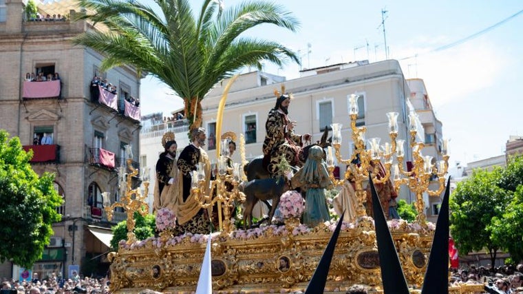 El misterio de la Borriquita en la plaza del Salvador