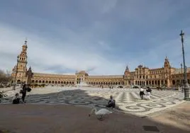 El socialista Gómez de Celis propuso convertir la Plaza de España de Sevilla en un hotel de lujo