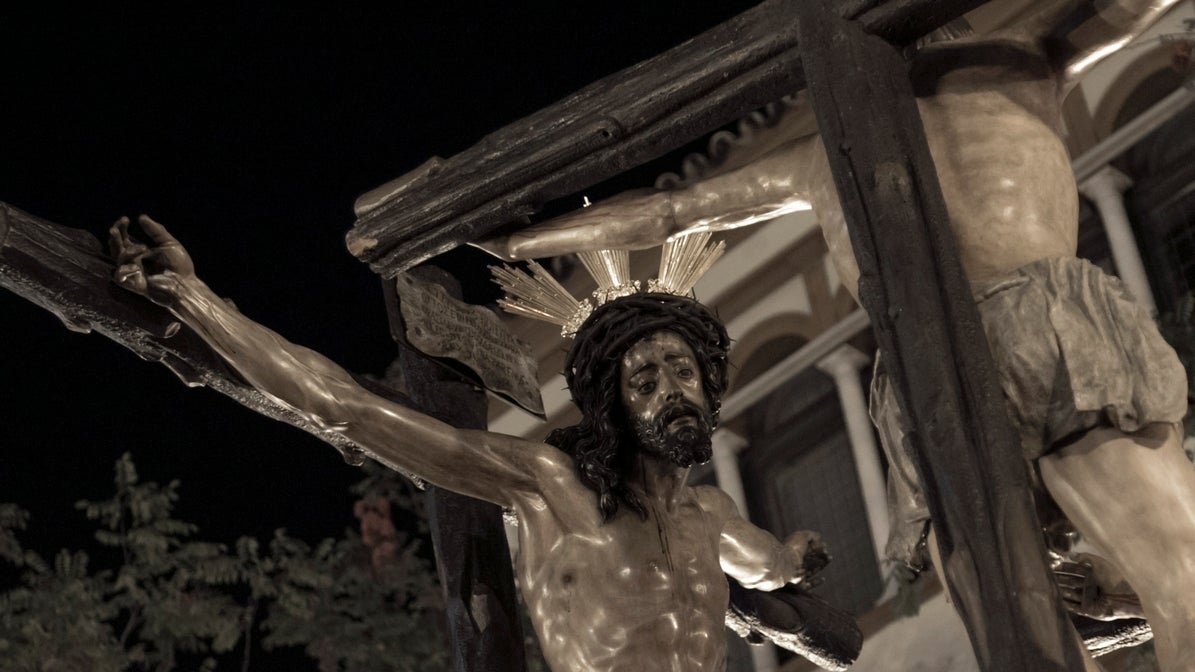 El Cristo de la Conversión, de la Hermandad de Montserrat, en una jornada de Viernes Santo