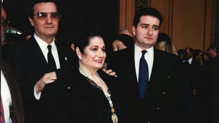 Juana Reina junto a su marido y su hijo