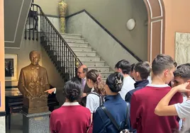 El Ateneo celebra el Día Mundial de la Poesía con el centenario de 'Marinero en tierra' de Alberti y una visita de escolares