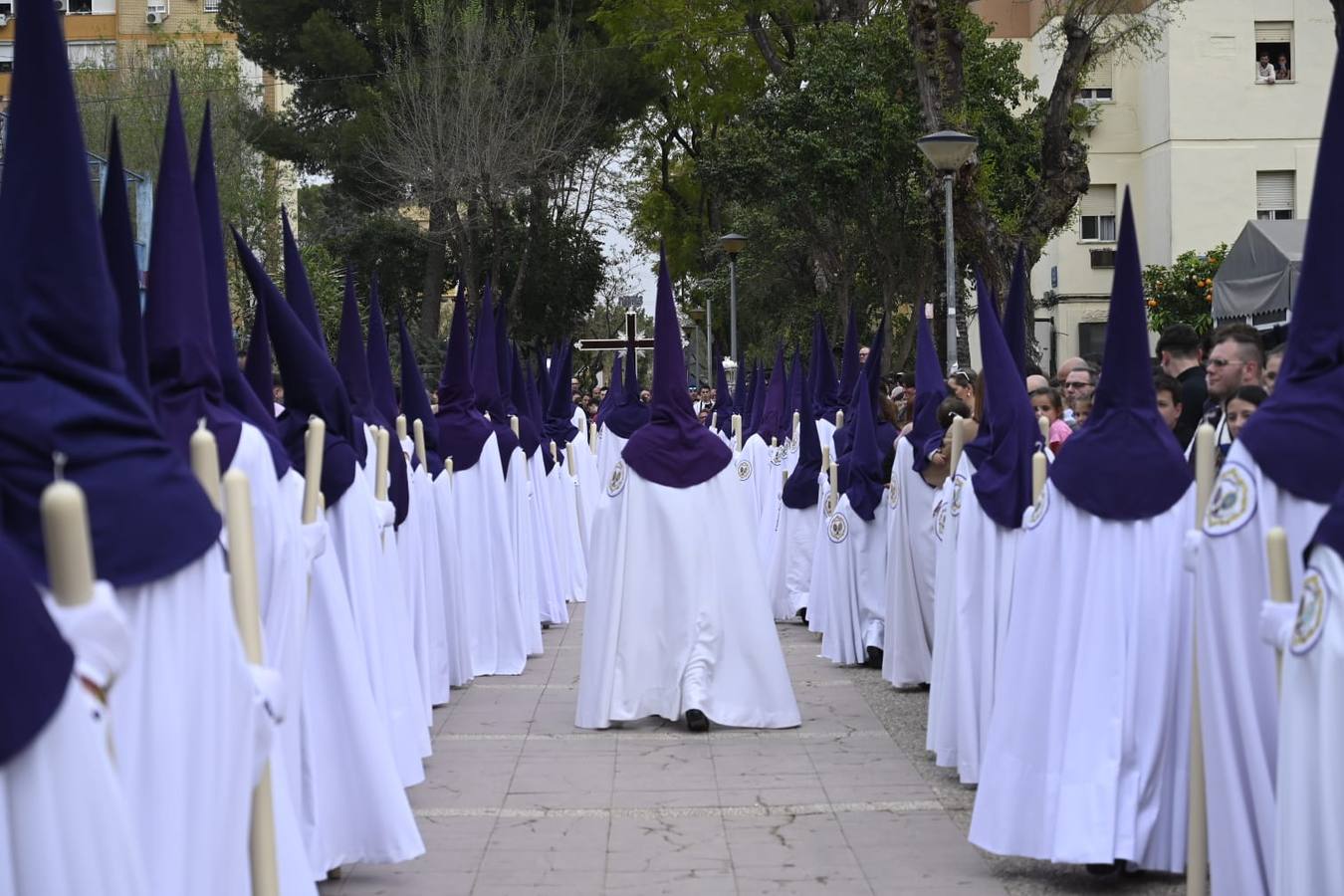 El barrio de Pino Montano arropó a su hermandad en el 25 aniversario de la Virgen del Amor