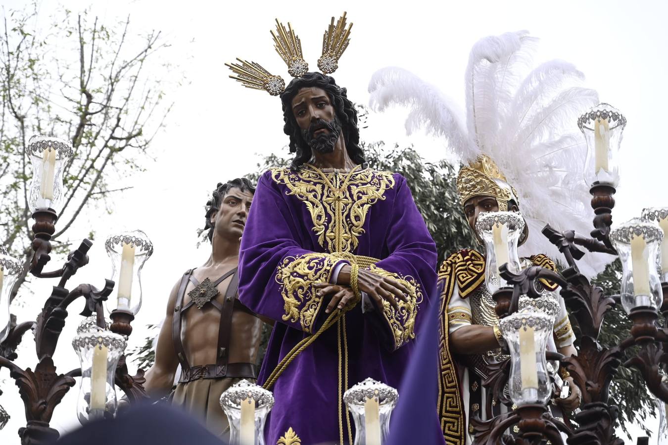 El barrio de Pino Montano arropó a su hermandad en el 25 aniversario de la Virgen del Amor