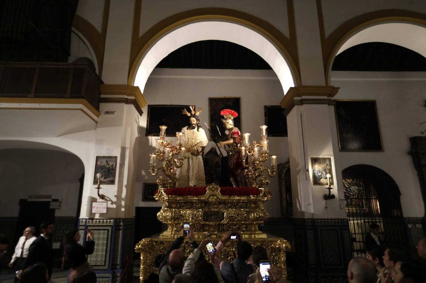 La Amargura decide quedarse en la Iglesia de San Juan de la Palma debido a la lluvia