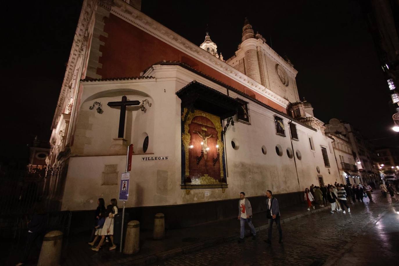 La estación de penitencia de la hermandad del Amor ha sido imposible por la lluvia