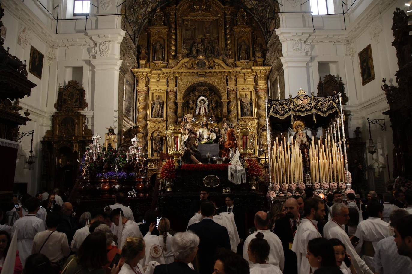 La hermandad de la Cena realiza su estación de penitencia  a la Santa Iglesia Catedral este Domingo de Ramos
