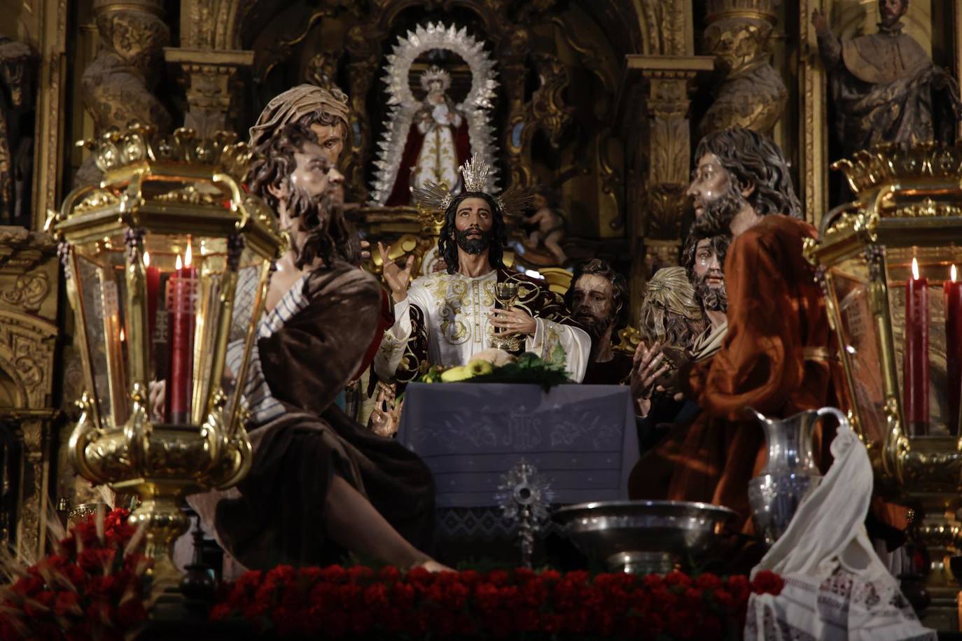 La hermandad de la Cena realiza su estación de penitencia  a la Santa Iglesia Catedral este Domingo de Ramos