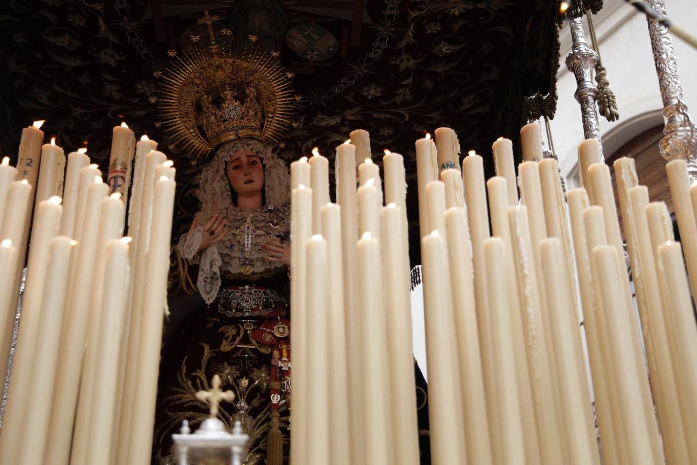 La hermandad de la Cena realiza su estación de penitencia  a la Santa Iglesia Catedral este Domingo de Ramos