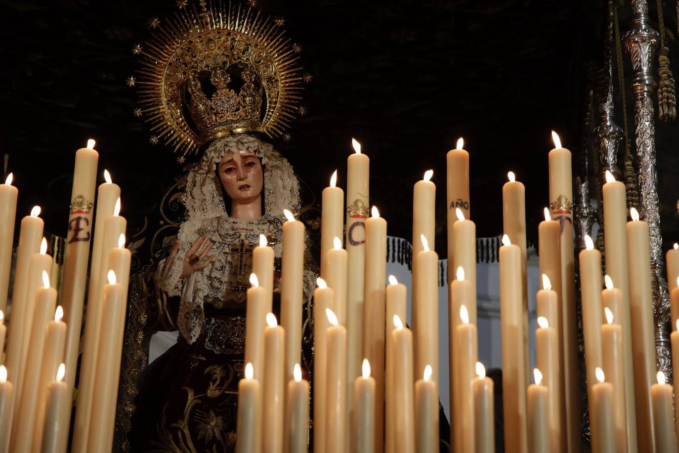 La hermandad de la Cena realiza su estación de penitencia  a la Santa Iglesia Catedral este Domingo de Ramos