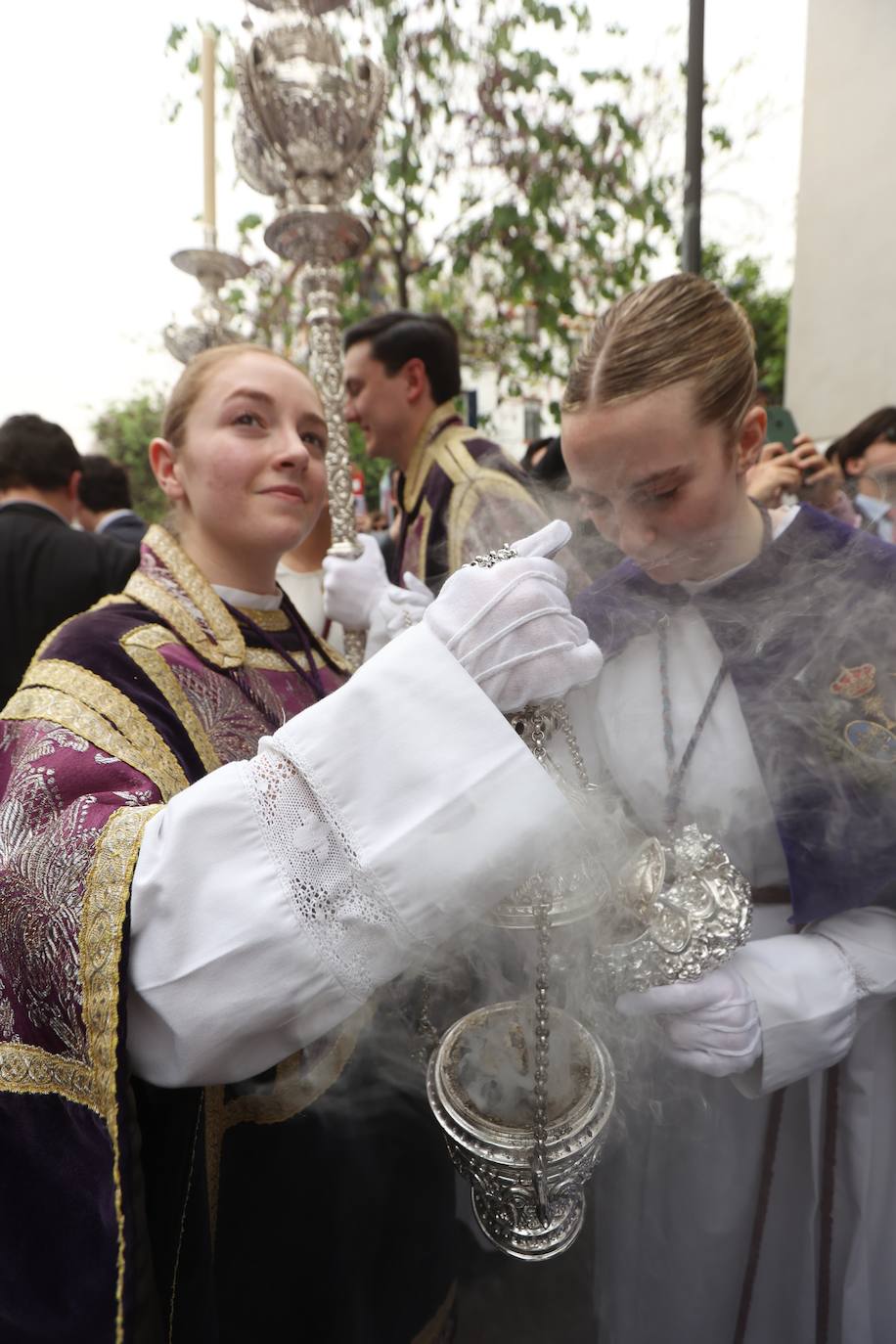 La Paz realiza su estación de penitencia a pesar de la lluvia de barro 