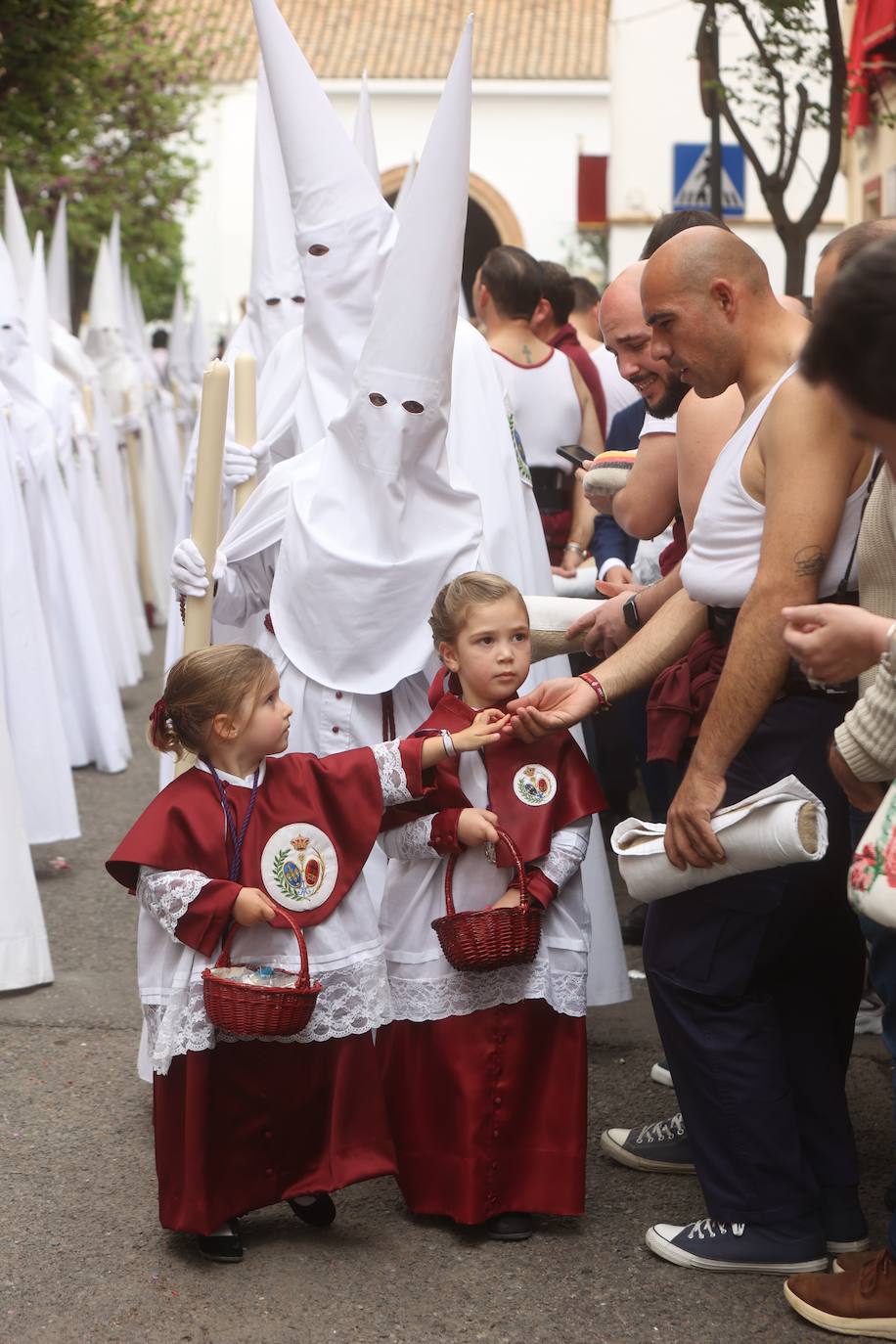 La Paz realiza su estación de penitencia a pesar de la lluvia de barro 