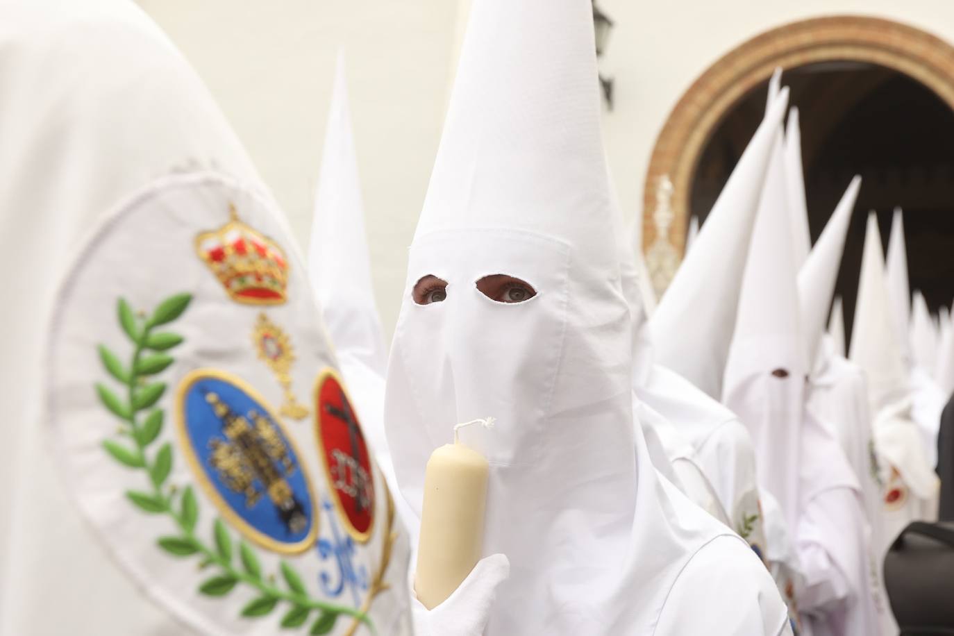 La Paz realiza su estación de penitencia a pesar de la lluvia de barro 