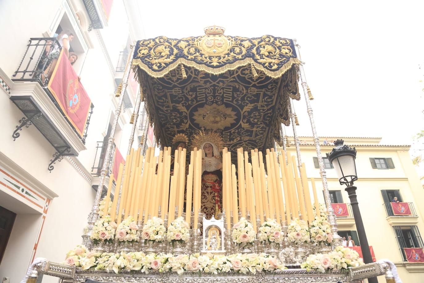 La hermandad de Jesús Despojado realiza su estación de penitencia con normalidad a pesar de las previsiones meteorológicas